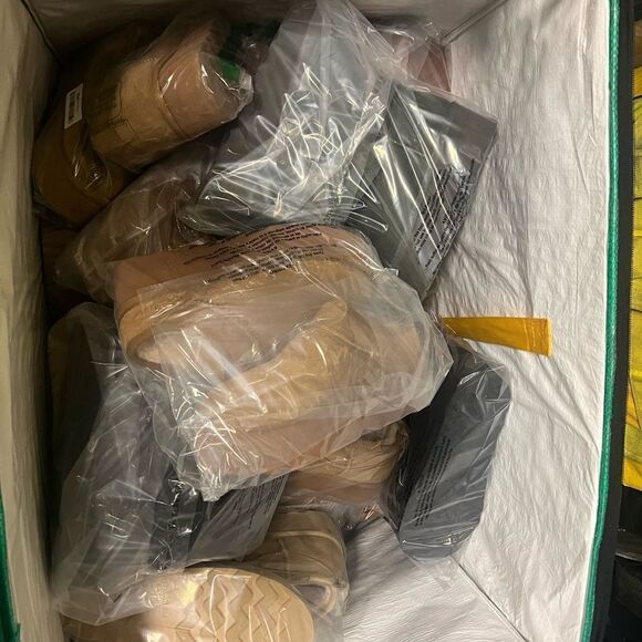 50 Pound Wholesale Lot Resellers:
New, Like New Condition, Sorted, Banded Pairs - Picture 15 of 15